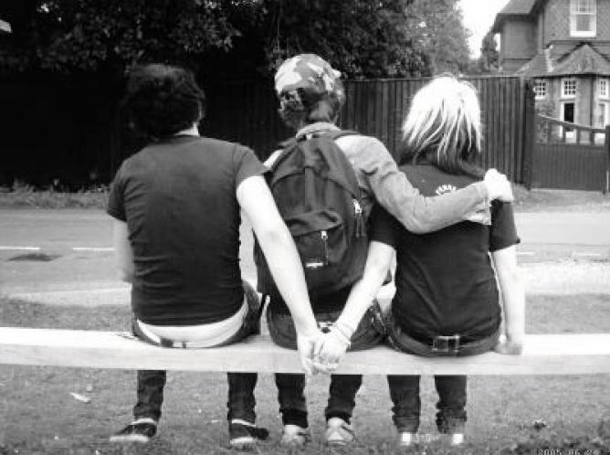 relaciones de tres.