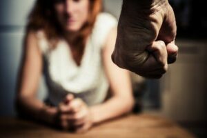 8 estrategias del narcisista para someter y manipular.